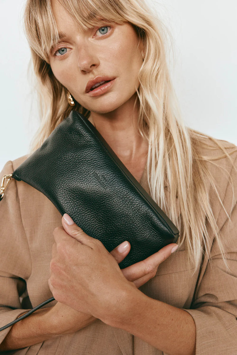 Vestirsi Ashley Black Leather Crossbody Bag