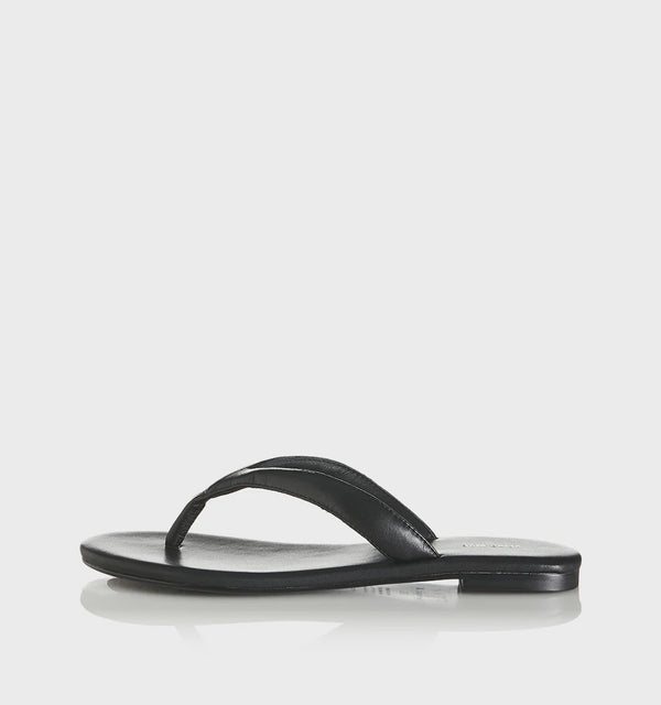 Alias Mae Henna Thong, Black