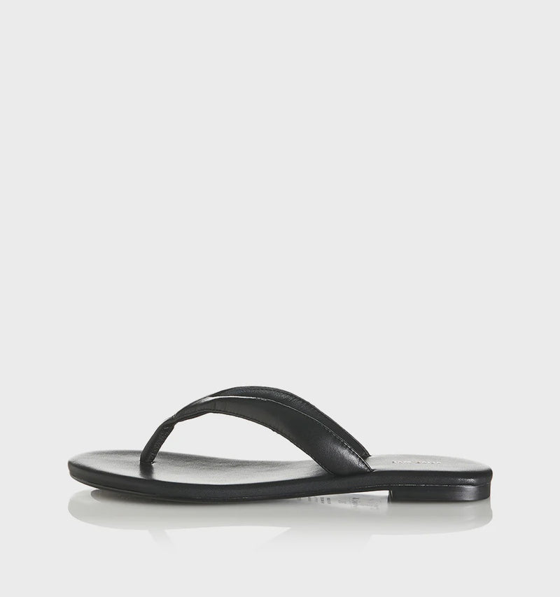 Alias Mae Henna Thong, Black