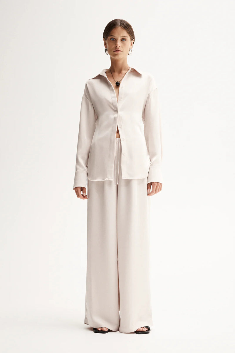 Elka Mina Pant, Ivory