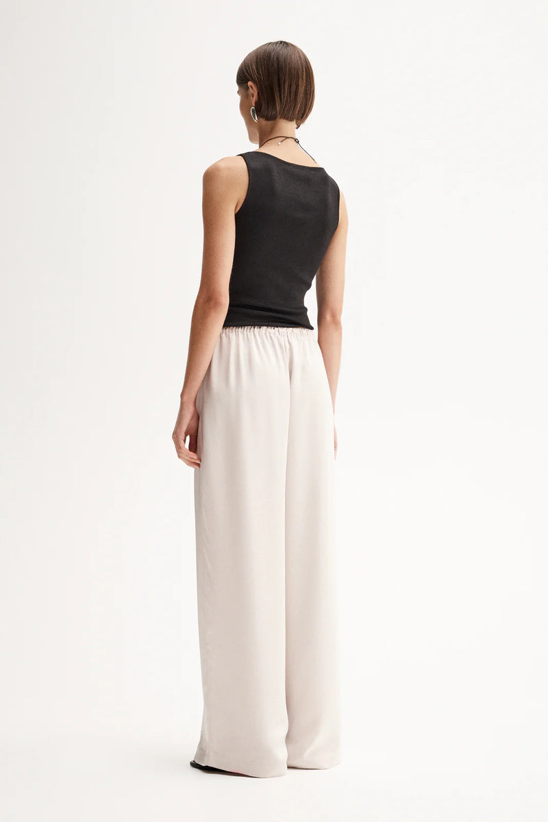 Elka Mina Pant, Ivory