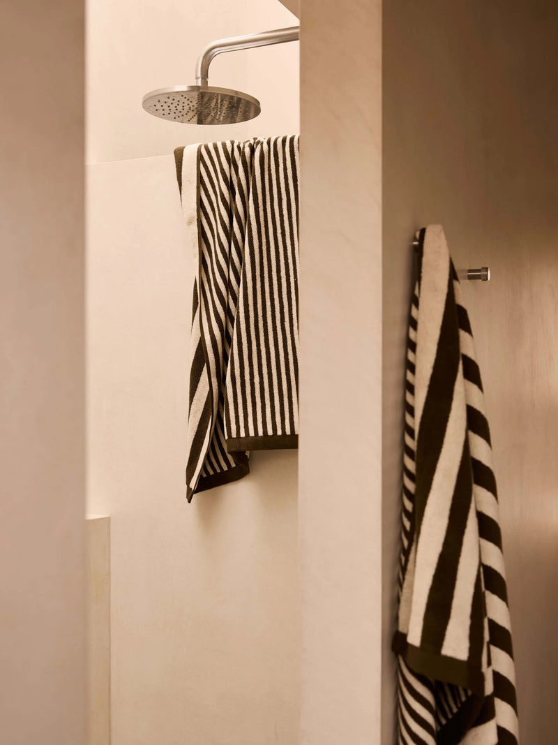 L&M Raye Olive Towel