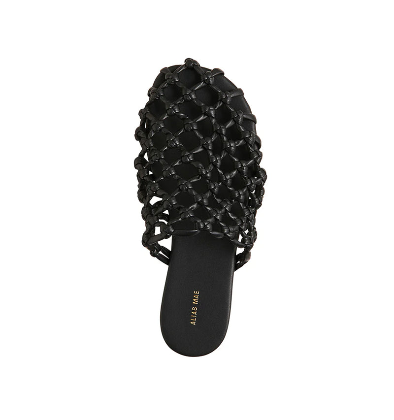 Alias Mae Hezu Mule, Black