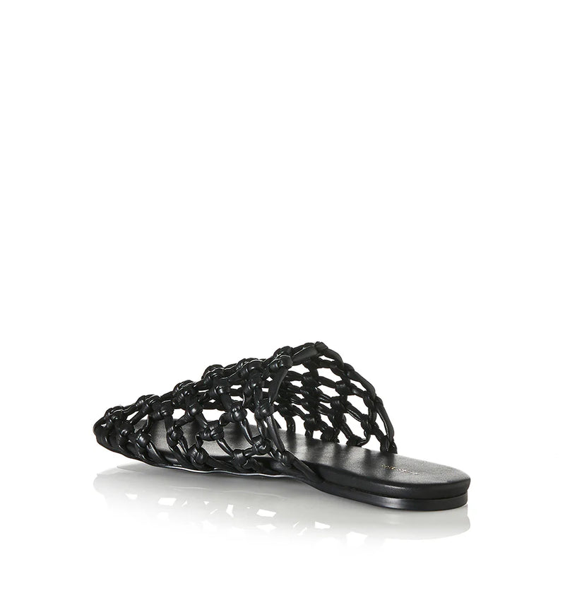Alias Mae Hezu Mule, Black