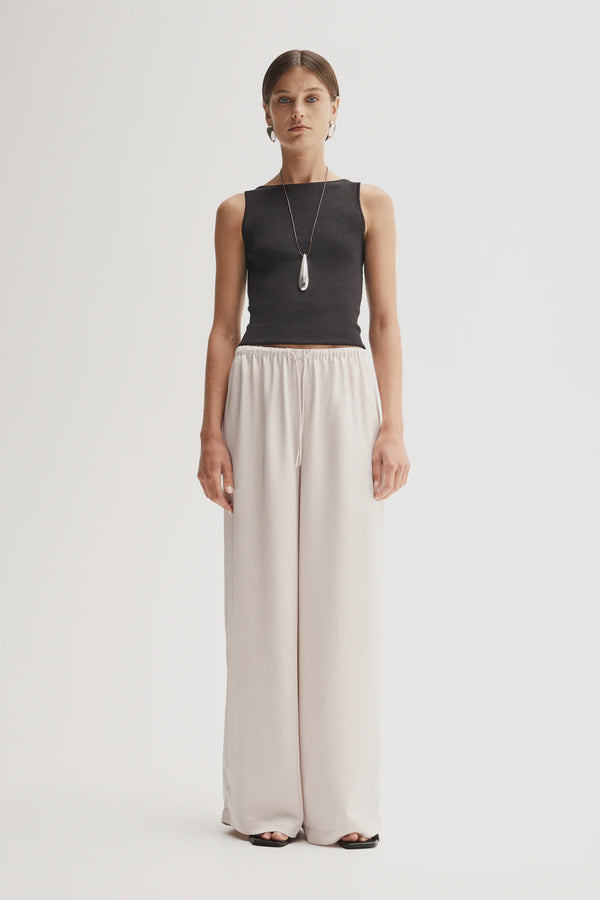 Elka Mina Pant, Ivory