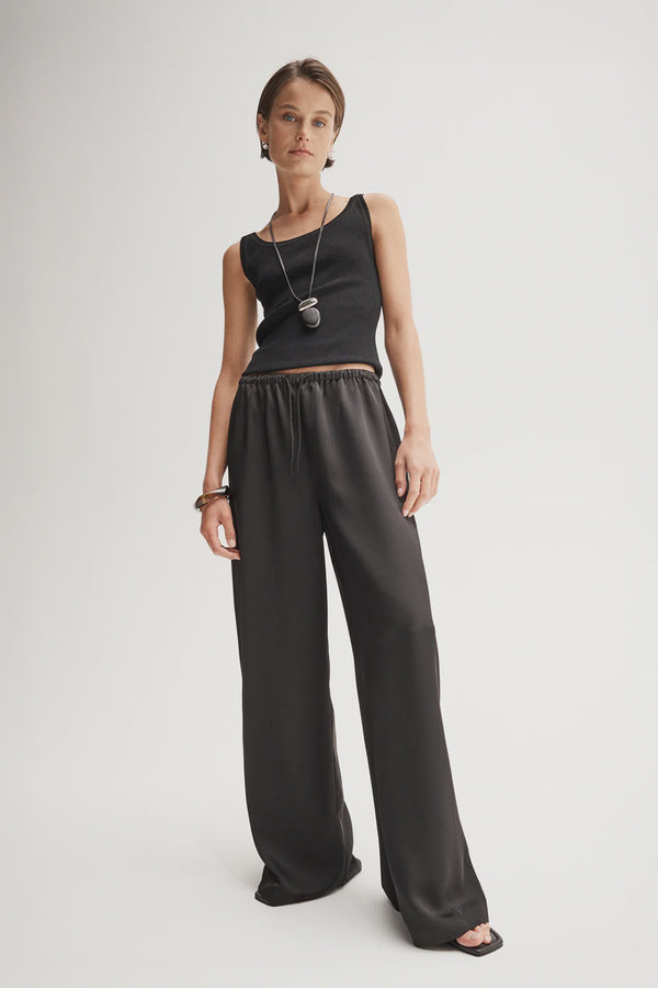 Elka Mina Pant, Black