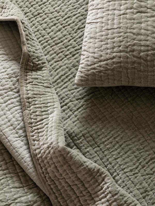 L&M Home Cino Velvet Pillowcase, Fern