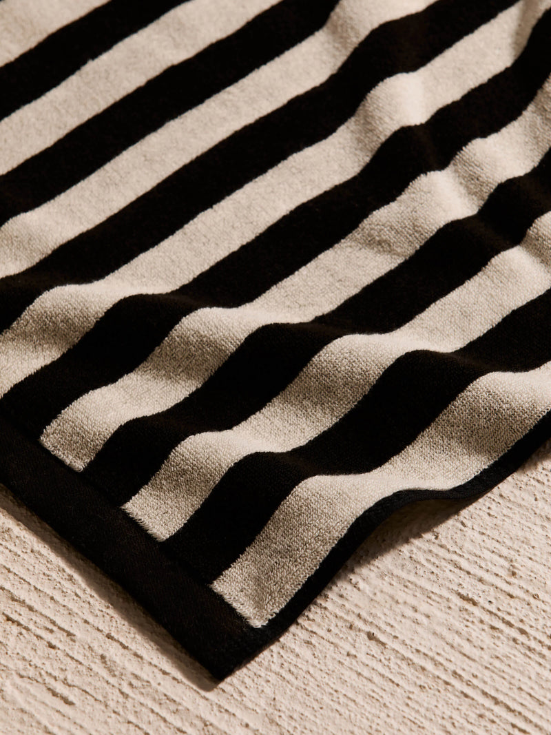 L&M Raye Noir Towel