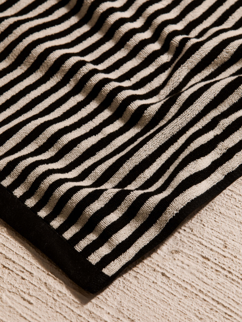 L&M Raye Noir Towel