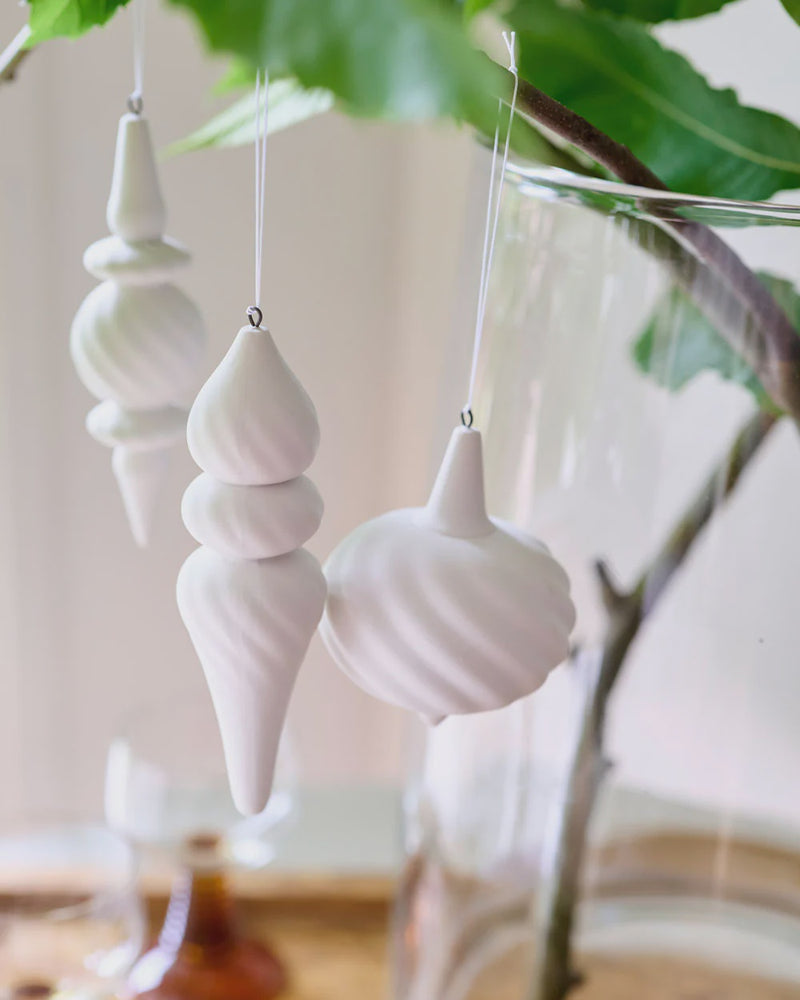 Hanging Fluted Bauble, Set of 3, White