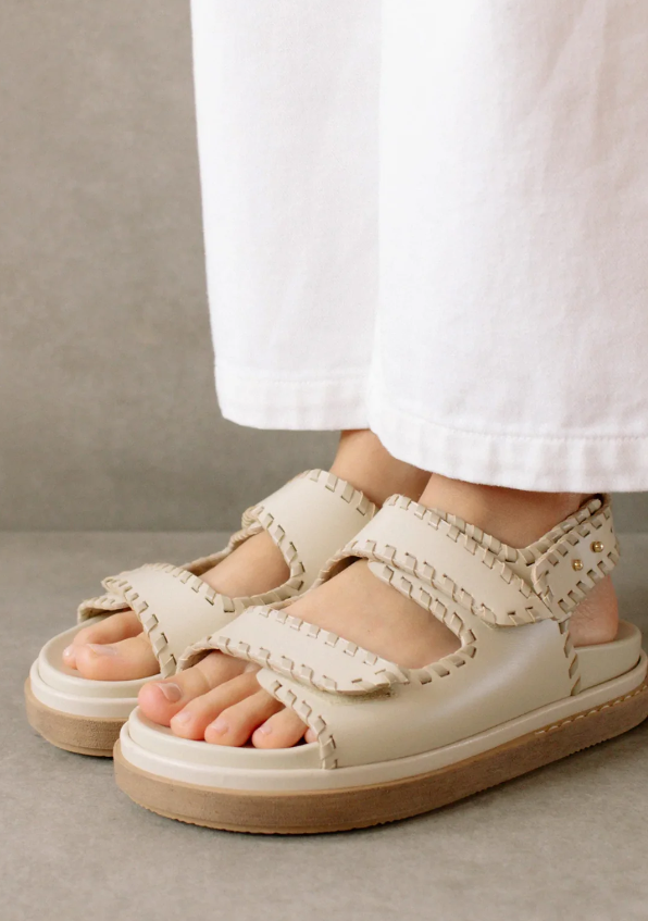 Aloha, Barrel ivory stone beige sandal