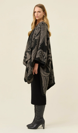 Lucia Cape, Charcoal