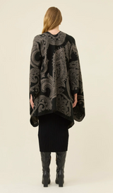 Lucia Cape, Charcoal