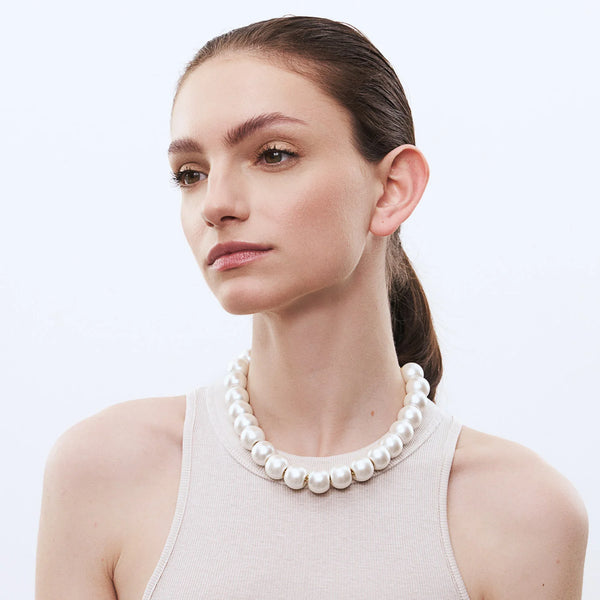 Vanessa Baroni, Short Pearl Small Bead Necklace